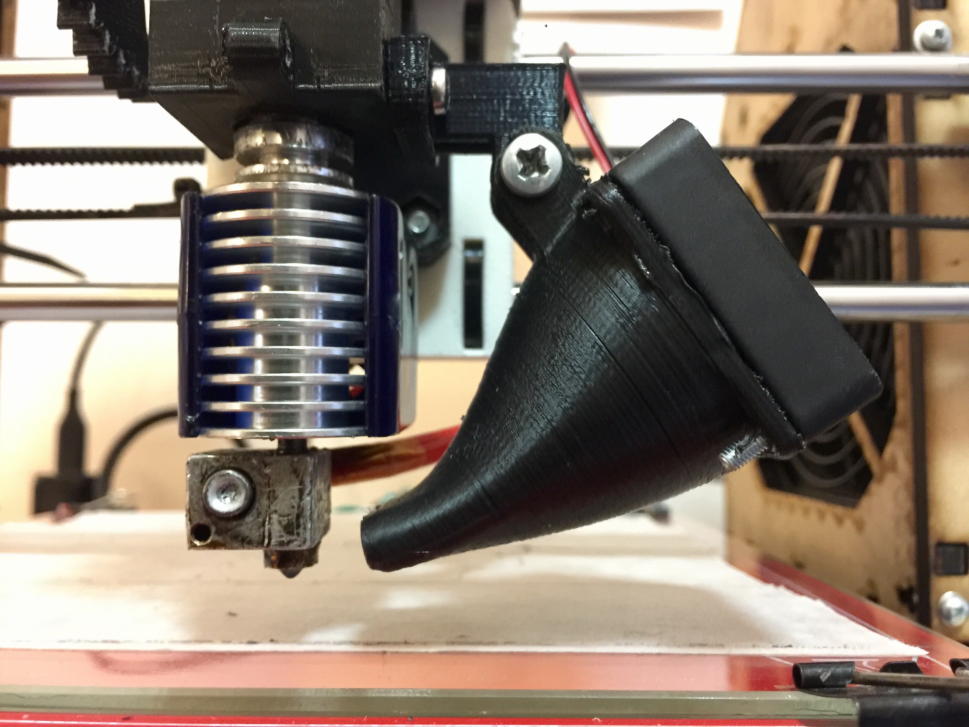 Extruder bottom